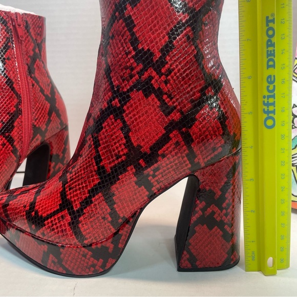 BNIB Jeffrey Campbell Dormant Black/Red Snakeskin print platforms 5.5M - Picture 9 of 13